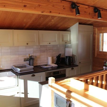 Cosy 4 Bedroom Chalet With Hot Tub Saint-Marcel  Exterior foto