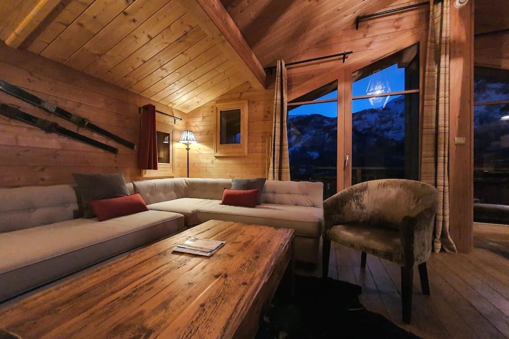Cosy 4 Bedroom Chalet With Hot Tub Saint-Marcel  Exterior foto