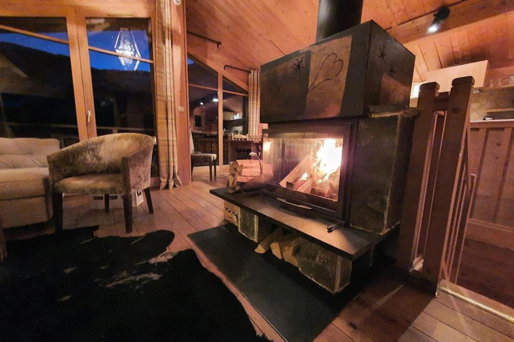 Cosy 4 Bedroom Chalet With Hot Tub Saint-Marcel  Exterior foto