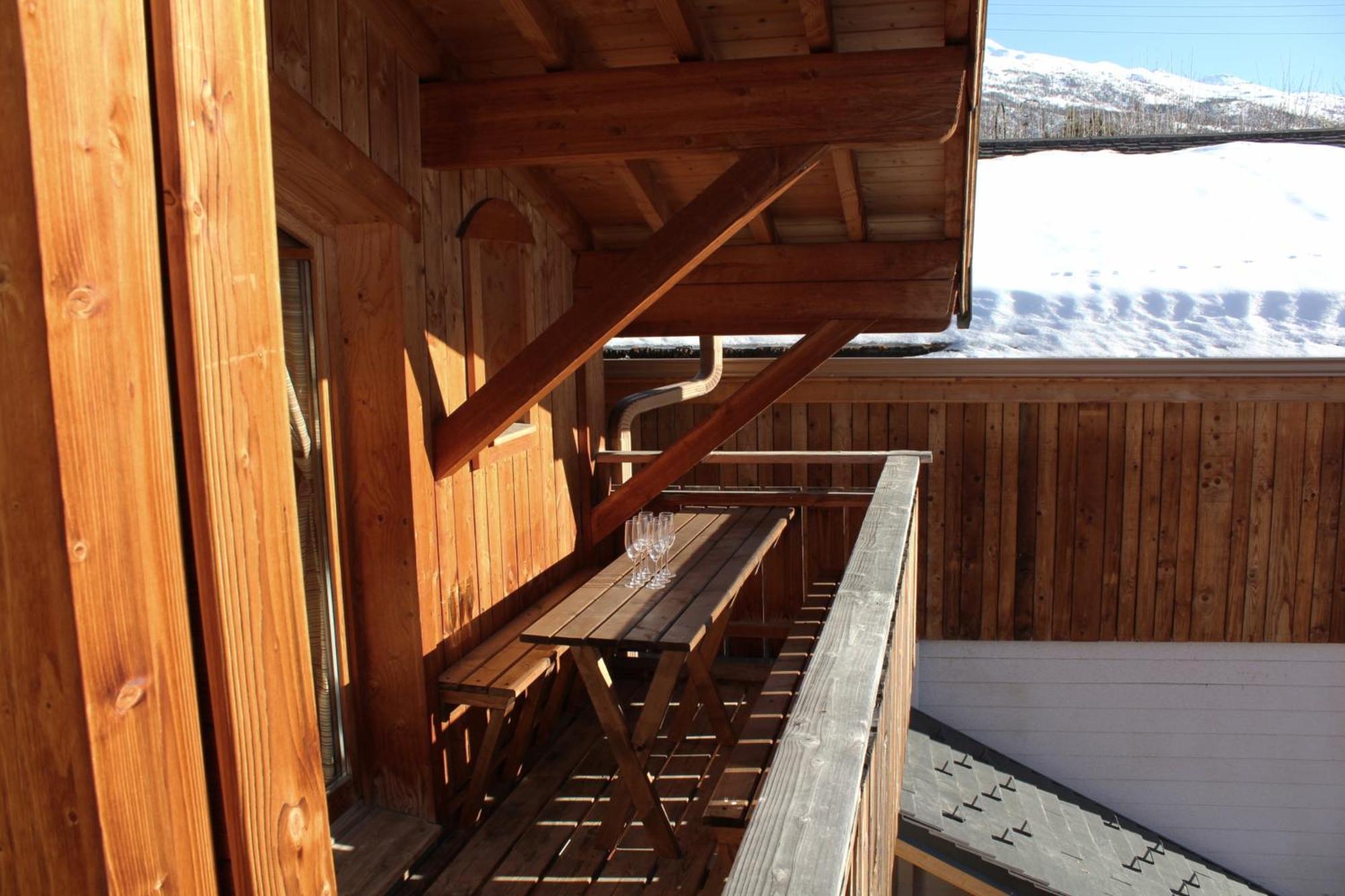 Cosy 4 Bedroom Chalet With Hot Tub Saint-Marcel  Exterior foto