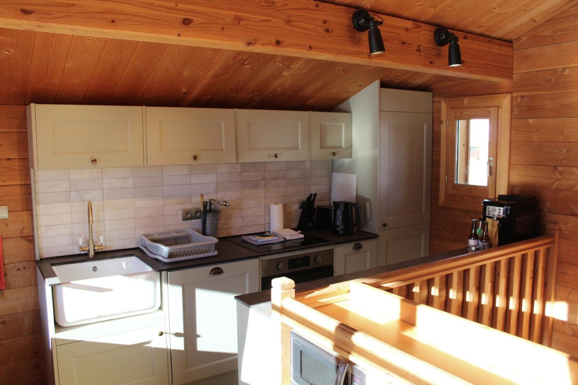 Cosy 4 Bedroom Chalet With Hot Tub Saint-Marcel  Exterior foto