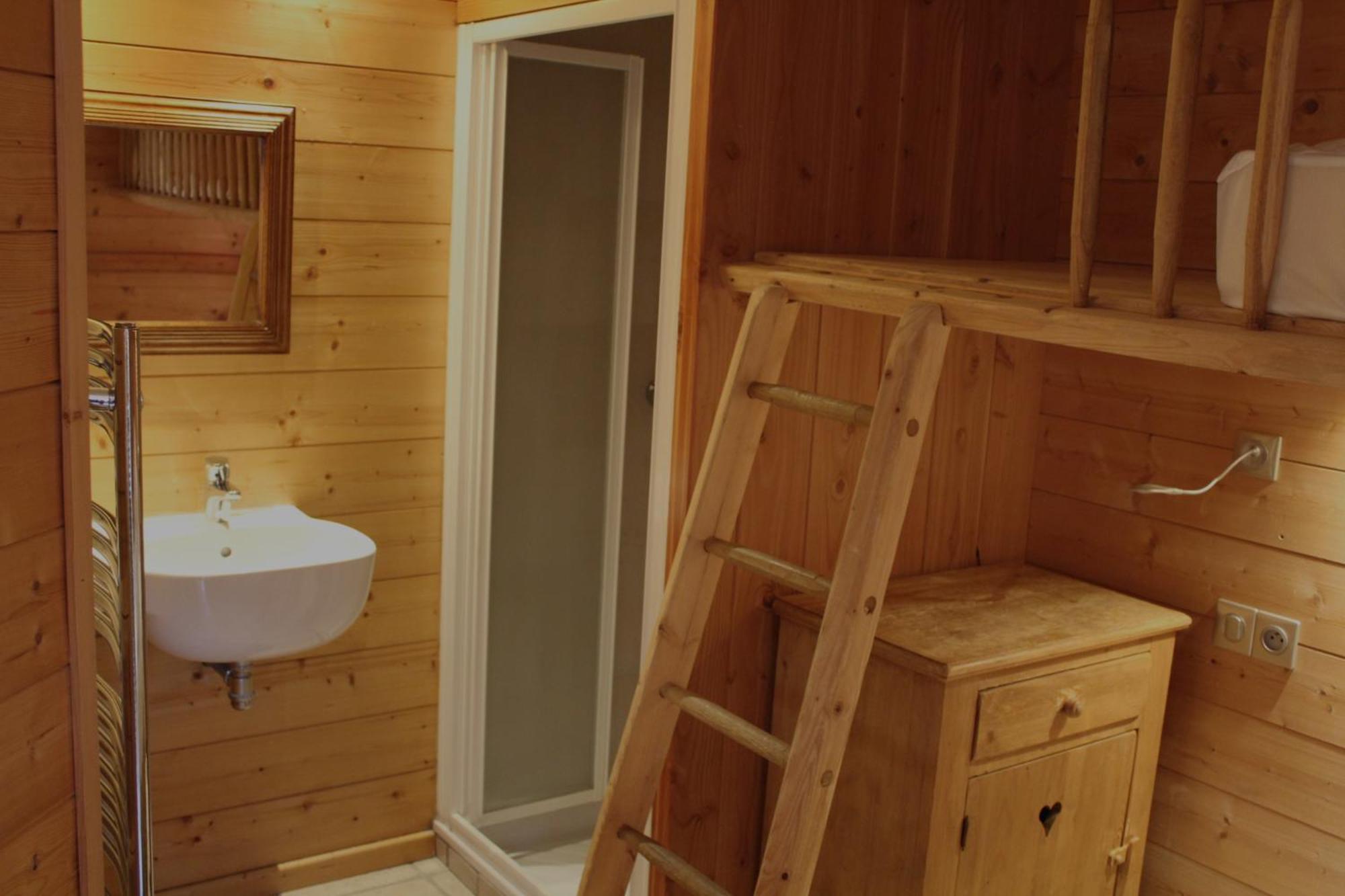 Cosy 4 Bedroom Chalet With Hot Tub Saint-Marcel  Exterior foto